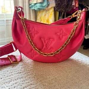 Louis Vuitton Fuchsia Shoulder Bag with Gold Chain